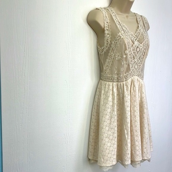 Free People - Victoria Ivory Lace Sleeveless Full Mini Dress Size Small - Picture 4 of 16